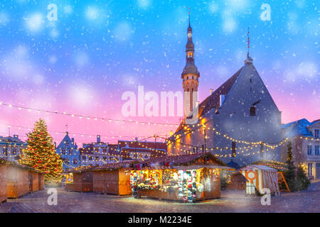 Mercatino di Natale a Tallinn in Estonia Foto Stock