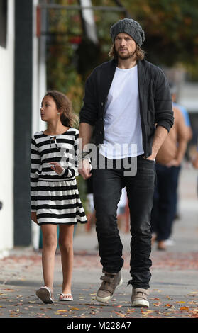 Gabriel Aubry e sua figlia Nahla Aubry andare fuori a pranzo insieme con: Gabriel Aubry, Nahla Aubry dove: Los Angeles, California, Stati Uniti quando: 04 Jan 2018 Credit: WENN.com Foto Stock