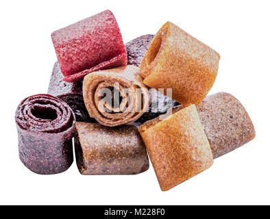 Dolce isolato purea di frutta pastila con tracciato di ritaglio Foto Stock