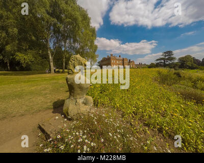 Motivi station wagon e attrazioni turistiche casa dudmaston shropshire England Regno Unito Foto Stock