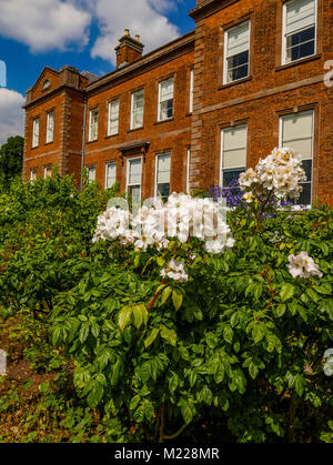 Motivi station wagon e attrazioni turistiche casa dudmaston shropshire England Regno Unito Foto Stock