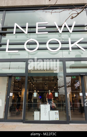 Nuovo look store su King Street, Hammersmith, London, Regno Unito Foto Stock