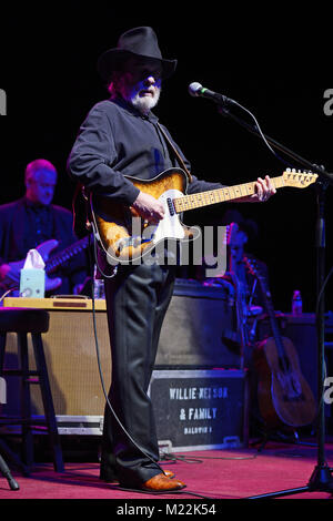 HOLLYWOOD FL - 07 febbraio: erle Haggard suona al Hard Rock Live presso il Seminole Hard Rock Hotel & Casino il 7 febbraio 2013 in Hollywood Florida Persone: erle Haggard Foto Stock