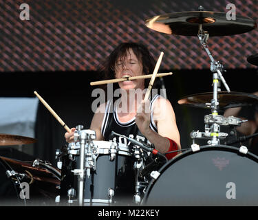 WESTON, FL - 03 aprile: Zoltan Chaney di macellazione esegue a Rockfest 80s tenutosi a Markham Park il 3 aprile 2016 in Weston, Florida. Persone: Zoltan Chaney Foto Stock