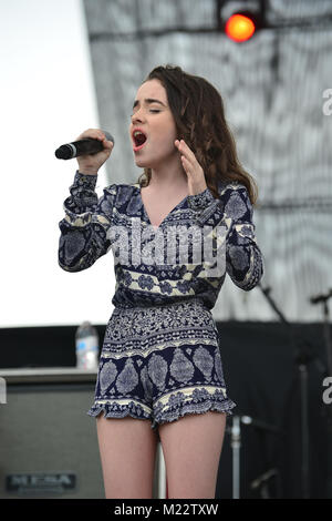 PEMBROKE Pines, FL - gennaio 31: Julia Dale al trentunesimo bacio annuale 99,9 chili Cookoff CB Smith Park il 31 gennaio 2016 in Pembroke Pines, Florida Persone: Julia Dale Foto Stock