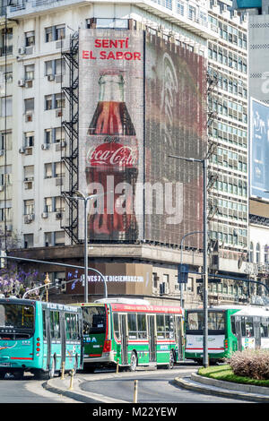 Buenos Aires Argentina, Avenida 9 de Julio, 9 luglio Avenue, strada principale, edifici, corsia dedicata autobus, traffico pesante, affissioni, ad, Coca-Cola, ispanico, Argentin Foto Stock