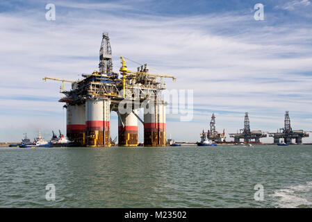 "Big Foot' Chevron Kiewit Offshore profondo oceano piattaforma, il petrolio e il gas naturale attrezzatura di trivella, Port Aransas. Foto Stock