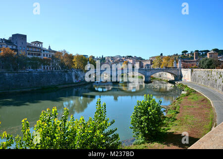 Ponti sul Tevere a Roma - Ponte Vittorio Emanuele II Foto Stock