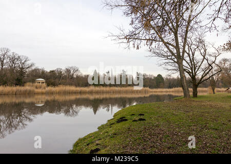 Lago a Karolyi palace in Nagymagocs, Ungheria. Foto Stock