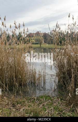 Lago a Karolyi palace in Nagymagocs, Ungheria. Foto Stock