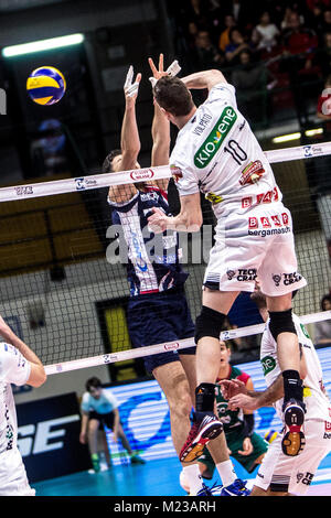 Monza, Italia. 04 feb 2018. Marco Volpato durante l'A1 match tra Gi Group Monza e Kioene Padova il 04 febbraio a Monza, Italia. Il risultato finale è 3-1 per gi Group Monza Credito: Mairo Cinquetti/Pacific Press/Alamy Live News Foto Stock