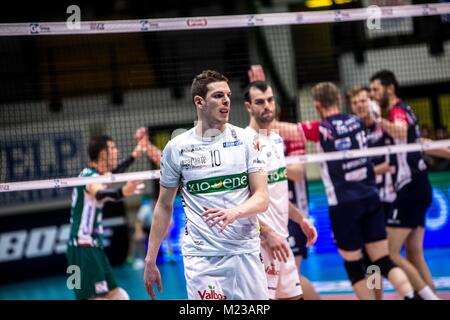 Monza, Italia. 04 feb 2018. Marco Volpato durante l'A1 match tra Gi Group Monza e Kioene Padova il 04 febbraio a Monza, Italia. Il risultato finale è 3-1 per gi Group Monza Credito: Mairo Cinquetti/Pacific Press/Alamy Live News Foto Stock