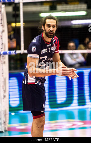 Monza, Italia. 04 feb 2018. Beretta Thomas durante l'A1 match tra Gi Group Monza e Kioene Padova il 04 febbraio a Monza, Italia. Il risultato finale è 3-1 per gi Group Monza Credito: Mairo Cinquetti/Pacific Press/Alamy Live News Foto Stock