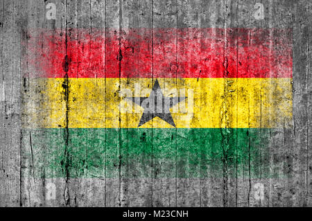 Il Ghana bandiera dipinta su una texture di sfondo di cemento grigio Foto Stock