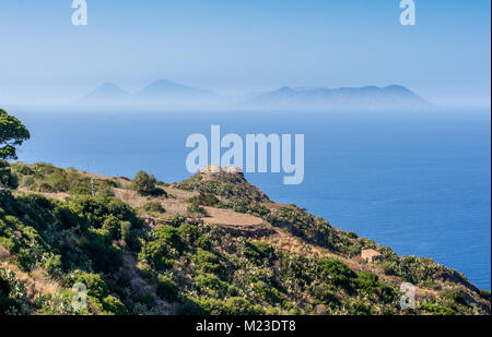 La vista delle isole Eolie Foto Stock