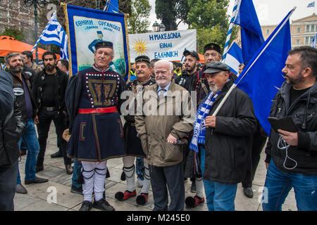 Atene, Grecia. 4 febbraio 2018. Atene proteste di massa contro l'uso del termine Macedonia Skopje nome controversia. Charalambos Andronos /Alamy Live News Foto Stock