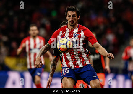 Stefan Savic (Atletico de Madrid) in azione durante la partita La Liga match tra Atlético de Madrid vs Valencia CF a Wanda Metropolitano stadium in Spagna a Madrid, 4 febbraio 2018. Credito: Gtres Información más Comuniación on line, S.L./Alamy Live News Foto Stock