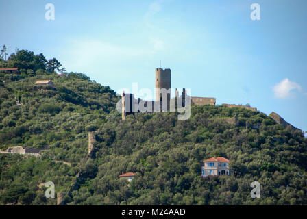 Il castello di Noli, Liguria - Italia Foto Stock