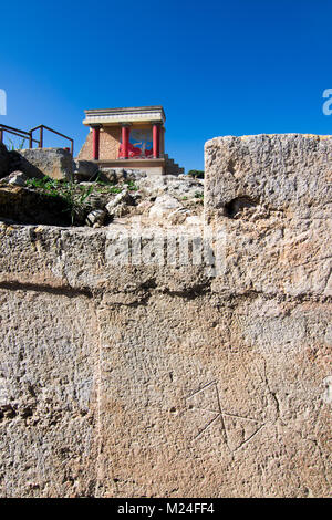Vecchie mura del palazzo di knossos vicino ad Heraklion, Creta, Grecia Foto Stock