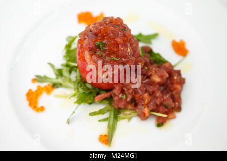 Tartare di tonno con pomodoro Foto Stock