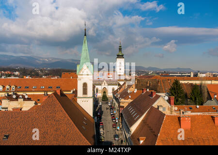 Città vecchia skyline con la Chiesa di San Marco, Zagabria, Croazia Foto Stock