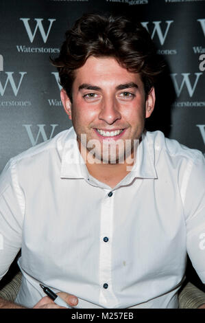 TOWIE membro del cast James Argent del lancio della sua autobiografia vivere Arg. Foto Stock