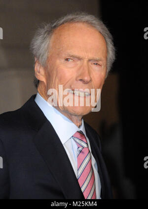 Burbank, in California, Stati Uniti d'America. 5 febbraio, 2018. Direttore Clint Eastwood assiste la prima mondiale di "15:17 a Parigi " a Warner Bros Studios, SJR Theatre il 5 febbraio 2018 a Burbank, in California. Foto di Barry re/Alamy Live News Foto Stock