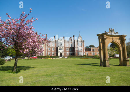 Mansion giacobino Charlton House nel Royal Borough of Greenwich nel Sud Est di Londra. Foto Stock