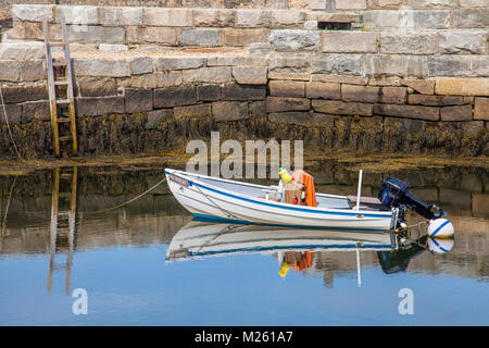 Barca ormeggiata in Rockport, ma porto Foto Stock