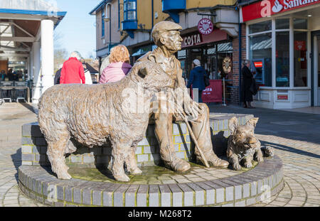 Statua di montoni in arieti passeggiata shopping arcade in Petersfield, Hampshire, Inghilterra, Regno Unito. Foto Stock