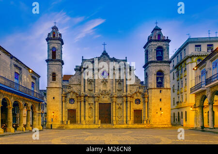 La Cattedrale de L Avana o la Cattedrale di San Cristoforo costruita in stile barocco coloniale, è situato nella Vecchia Havana nella Plaza Foto Stock