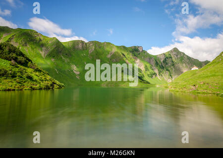 Lago di montagna Foto Stock