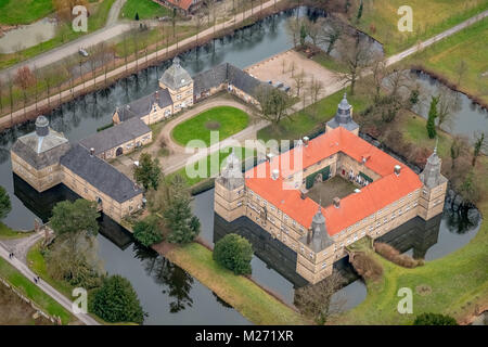 Il castello di Westerwinkel, moated castle golf club Westerwinkel Castello d'acqua, Ascheberg, Münsterland, Renania settentrionale-Vestfalia, Germania, DE, Europa, antenna v Foto Stock