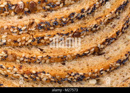 Pane con sesamo e semi di papavero Foto Stock