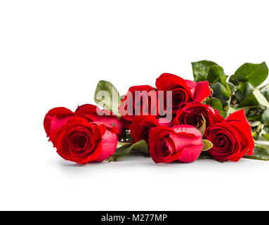 Rose rosse. Bouquet di rose rosse isolato su bianco. Foto Stock