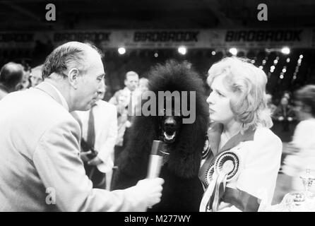 Ch montravia pistola di tommy ha intervistato con marita rogers dopo aver vinto il Crufts bis 1985 Foto Stock