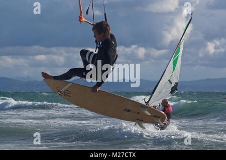 Sport acquatici in spiaggia Los Lances Tarifa Foto Stock