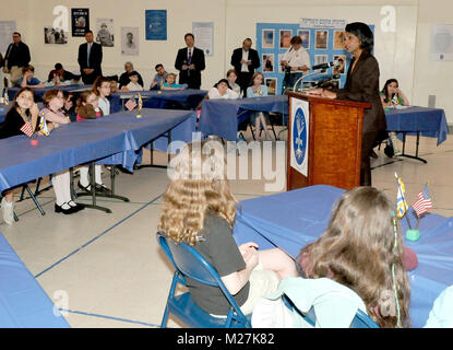 Washington DC - 3 Maggio 2009 -- ex Segretario di Stato statunitense Condoleezza Rice parla di 4th, 5th, e sesto livello gli studenti al Jewish Primaria Scuola di giorno (JPDS) della capitale della nazione a Washington D.C. Domenica 3 Maggio, 2009..Credit: Ron Sachs / CNP /MediaPunch Foto Stock