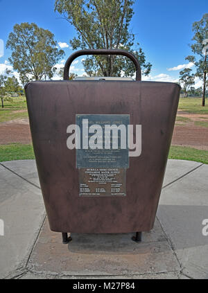 La Condamine Campana, un omaggio a Samuel Williams Jones che fu il primo a fabbricare stock campane da lamiera metallica, in Condamine, Queensland Foto Stock