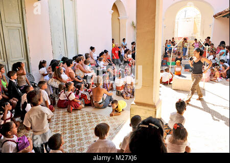 TRINIDAD, CUBA, Ottobre 27, 2009. Una scuola elementare prestazioni in Trinidad, Cuba, nel mese di ottobre 27th, 2009. Foto Stock