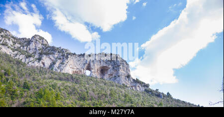 Positano, Campania, Italia 12 marzo 2017 vedute delle scogliere della Costiera Amalfitana a Positano Foto Stock