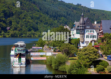 Escursione di navi in passerella, Riverside a Traben-Trarbach, Mosella, Renania-Palatinato, Germania, Europa Foto Stock