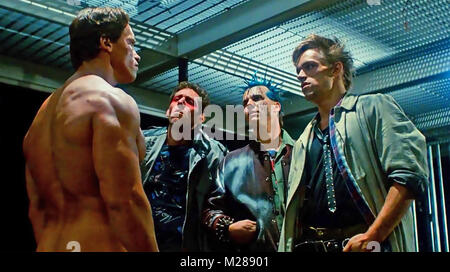 Il terminatore 1984 Hemdale film con Arnold Schwarzenegger a sinistra Foto Stock