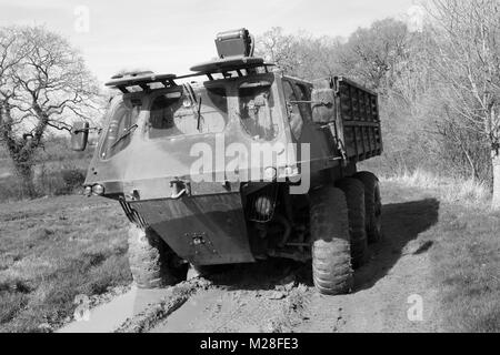 8 Marzo 2017 - Un 1968 ex militari esercito Alvis valorosa anfibio carrello di trasporto Foto Stock