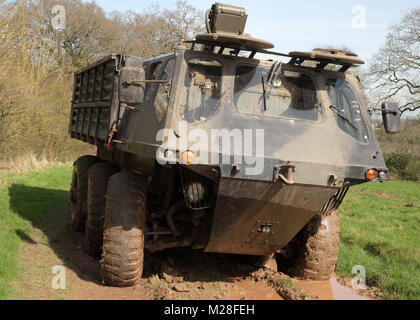 8 Marzo 2017 - Un 1968 ex militari esercito Alvis valorosa anfibio carrello di trasporto Foto Stock