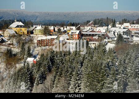 Sankt Andreasberg, Germania. 06 feb 2018. Città di Sankt Andreasberg, Germania, nella catena montuosa di Harz, 06. Febbraio 2018. Credito: Frank può | in tutto il mondo di utilizzo/dpa/Alamy Live News Foto Stock