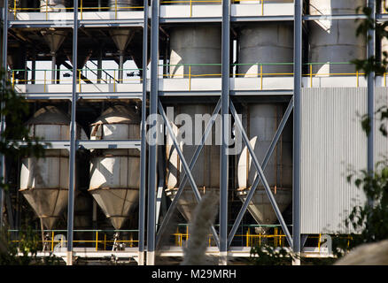 Granaio di India, nello stato del Kerala. Aumento della produzione di grano, elevatore della granella, silos, unità grano dryer Foto Stock