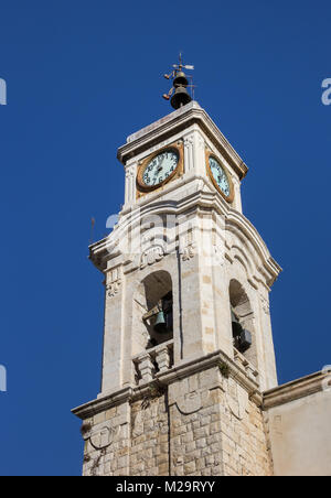 La torre della chiesa di San Rocco a Trani, Italia Foto Stock