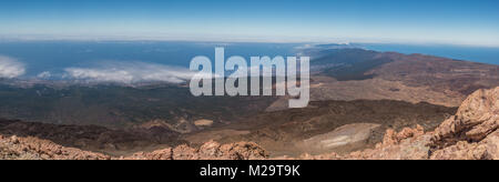 Vista panoramica dalla cima del vulcano Teide alla parte settentrionale dell'isola Tenerife Foto Stock