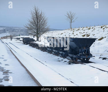 Merci camion bloccati in stazione Leadhills nella neve Foto Stock